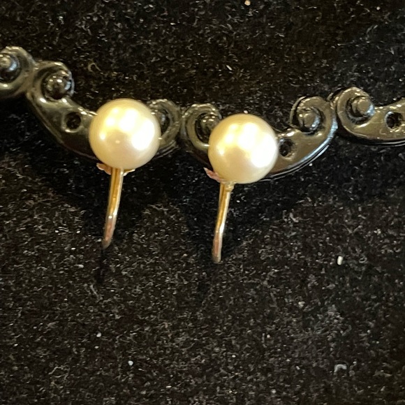 Vintage 14k Yellow Gold Akoya Pearl Screw Back Earrings 3.42 Grams. - Picture 2 of 16